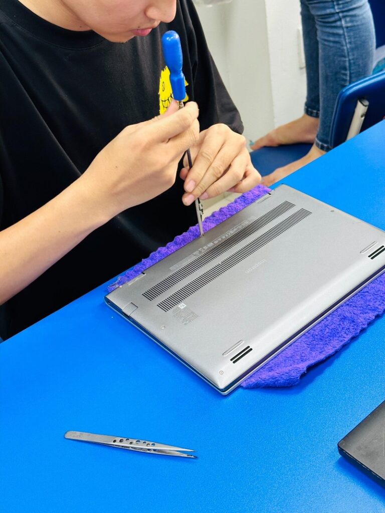 sửa chữa laptop, Sửa laptop, Sửa, laptop quận Tân Bình, sửa bản lề laptop, nâng cấp laptop, thay màn hình laptop, thay bàn phím laptop, sửa chữa macbook, thay màn hình macbook, thay Bàn Phím macbook dịch vụ sửa chữa laptop, dịch vụ sửa laptop, sửa laptop lấy ngay, sửa laptop nhanh, sửa laptop rẻ, sửa laptop uy tín