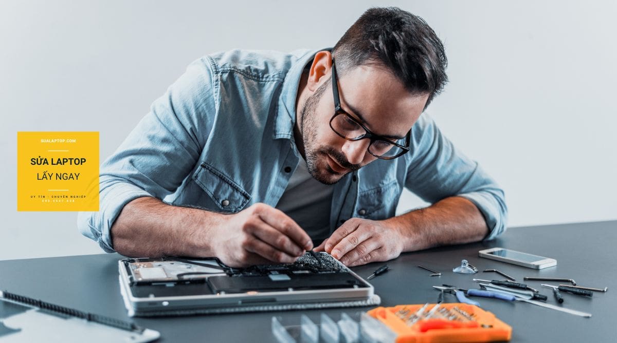 Hướng dẫn sử dụng laptop đúng cách bảo vệ bản lề