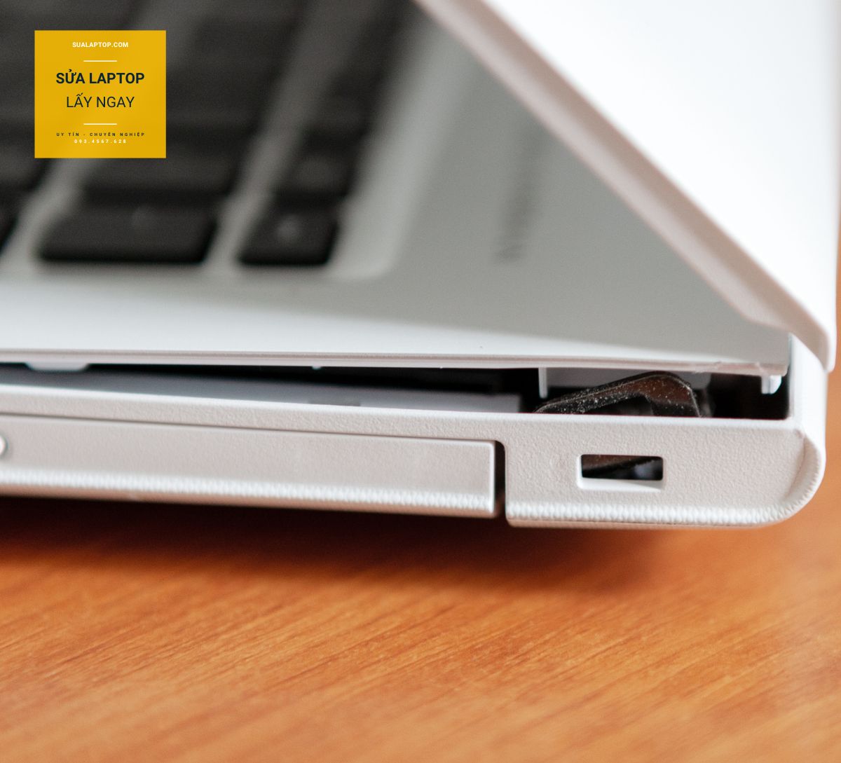 Sửa bản lề laptop uy tín giá rẻ